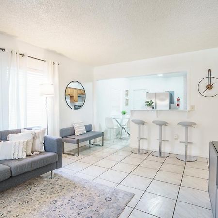 Modern 2 Bedroom In The Heart Of Wynwood Art District Miami Bagian luar foto