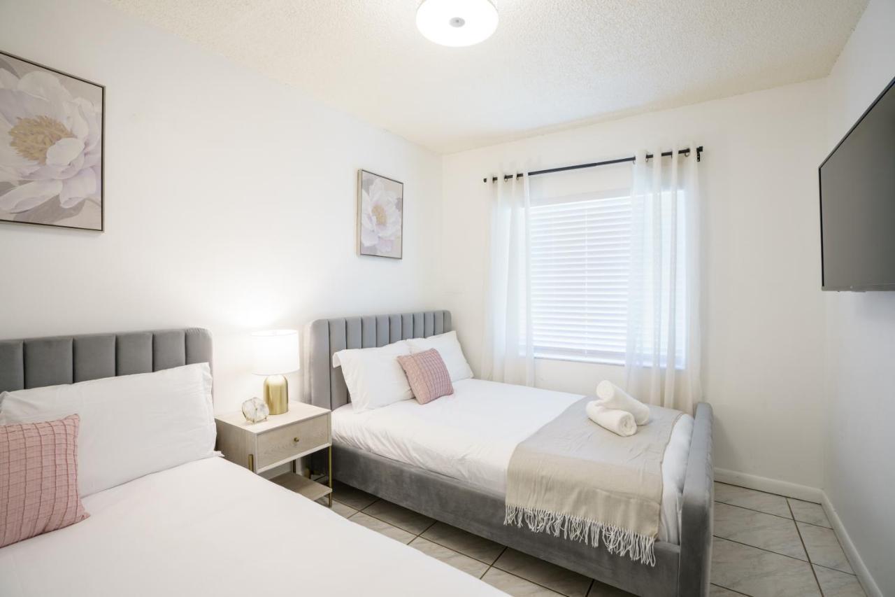 Modern 2 Bedroom In The Heart Of Wynwood Art District Miami Bagian luar foto
