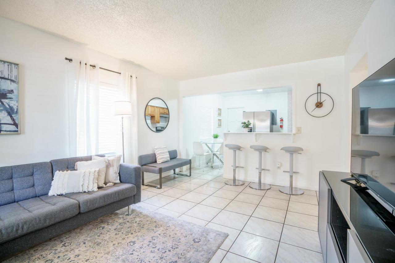 Modern 2 Bedroom In The Heart Of Wynwood Art District Miami Bagian luar foto