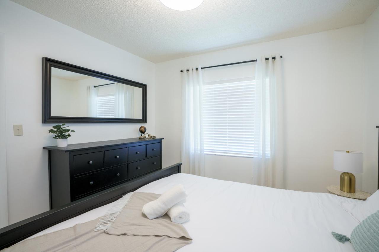 Modern 2 Bedroom In The Heart Of Wynwood Art District Miami Bagian luar foto