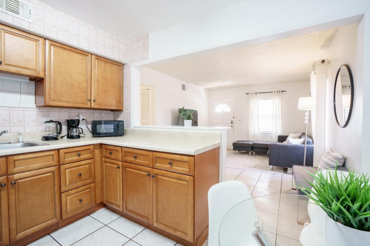 Modern 2 Bedroom In The Heart Of Wynwood Art District Miami Bagian luar foto
