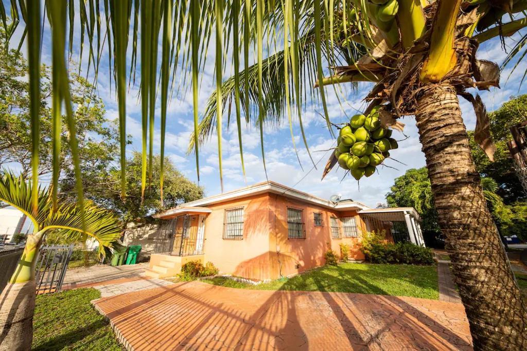 Modern 2 Bedroom In The Heart Of Wynwood Art District Miami Bagian luar foto